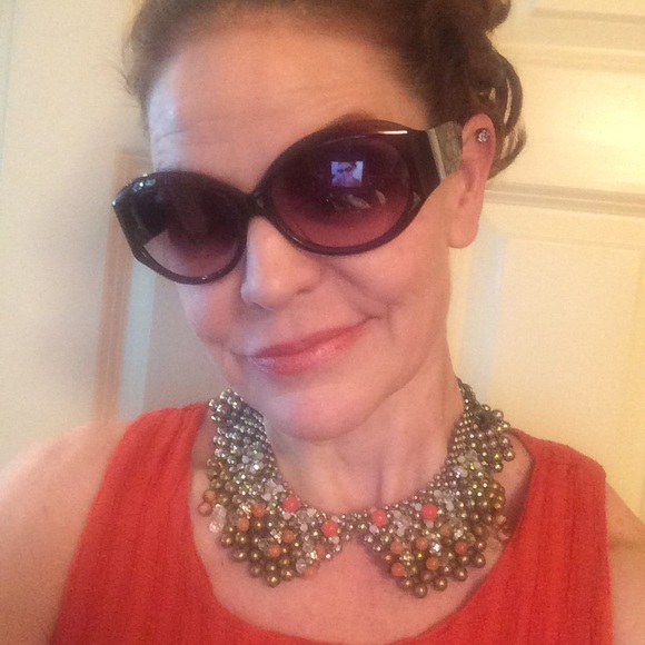 💥SALE! Coach gradient lens burgundy sunglasses - Picture 8 of 8